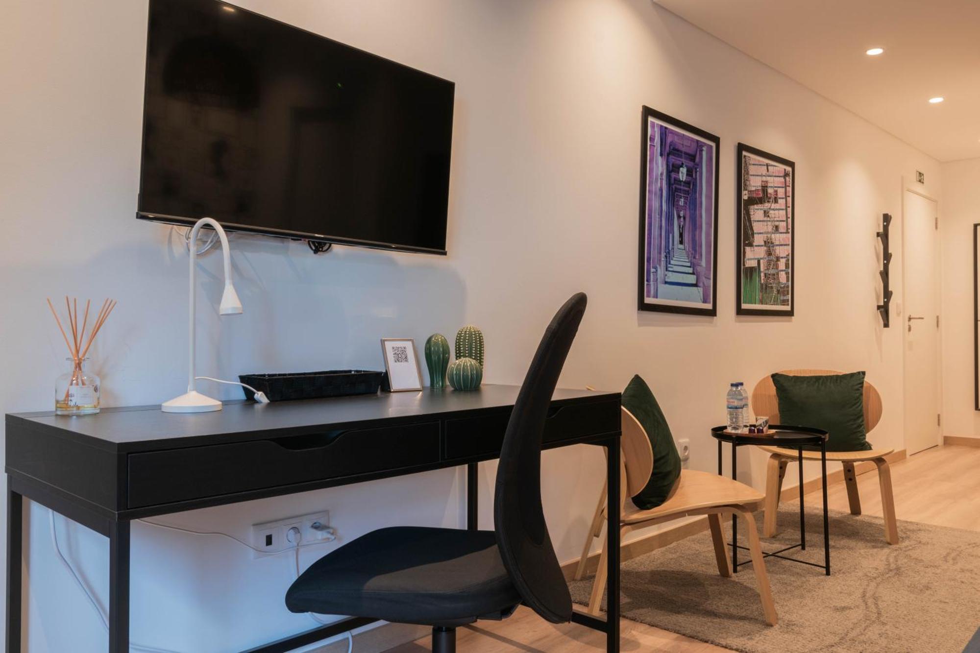 7Min To Uni Se-Velha - Ac - Work Desk - 300Mbs Wifi Bed & Breakfast Coimbra Luaran gambar