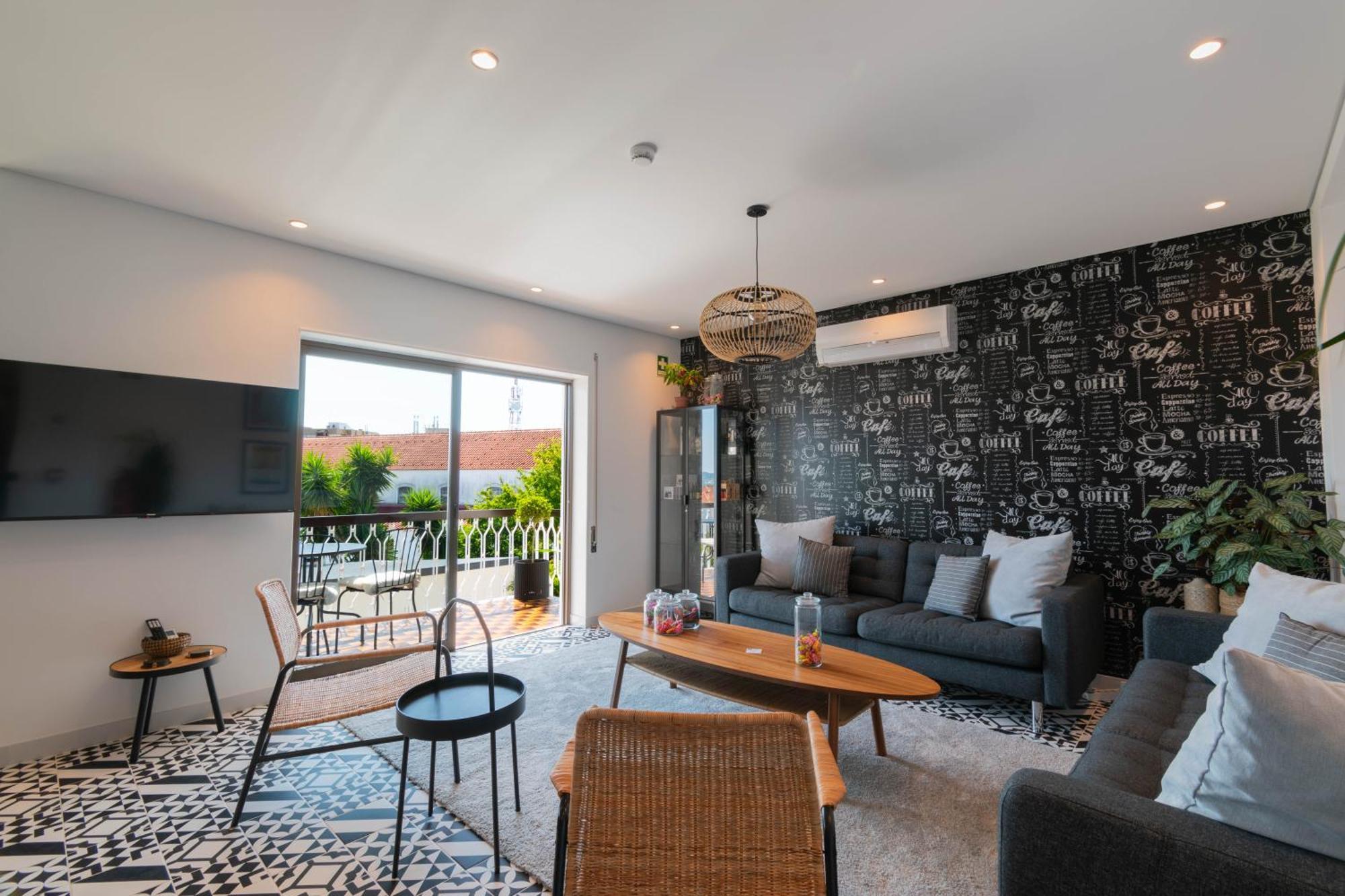 7Min To Uni Se-Velha - Ac - Work Desk - 300Mbs Wifi Bed & Breakfast Coimbra Luaran gambar